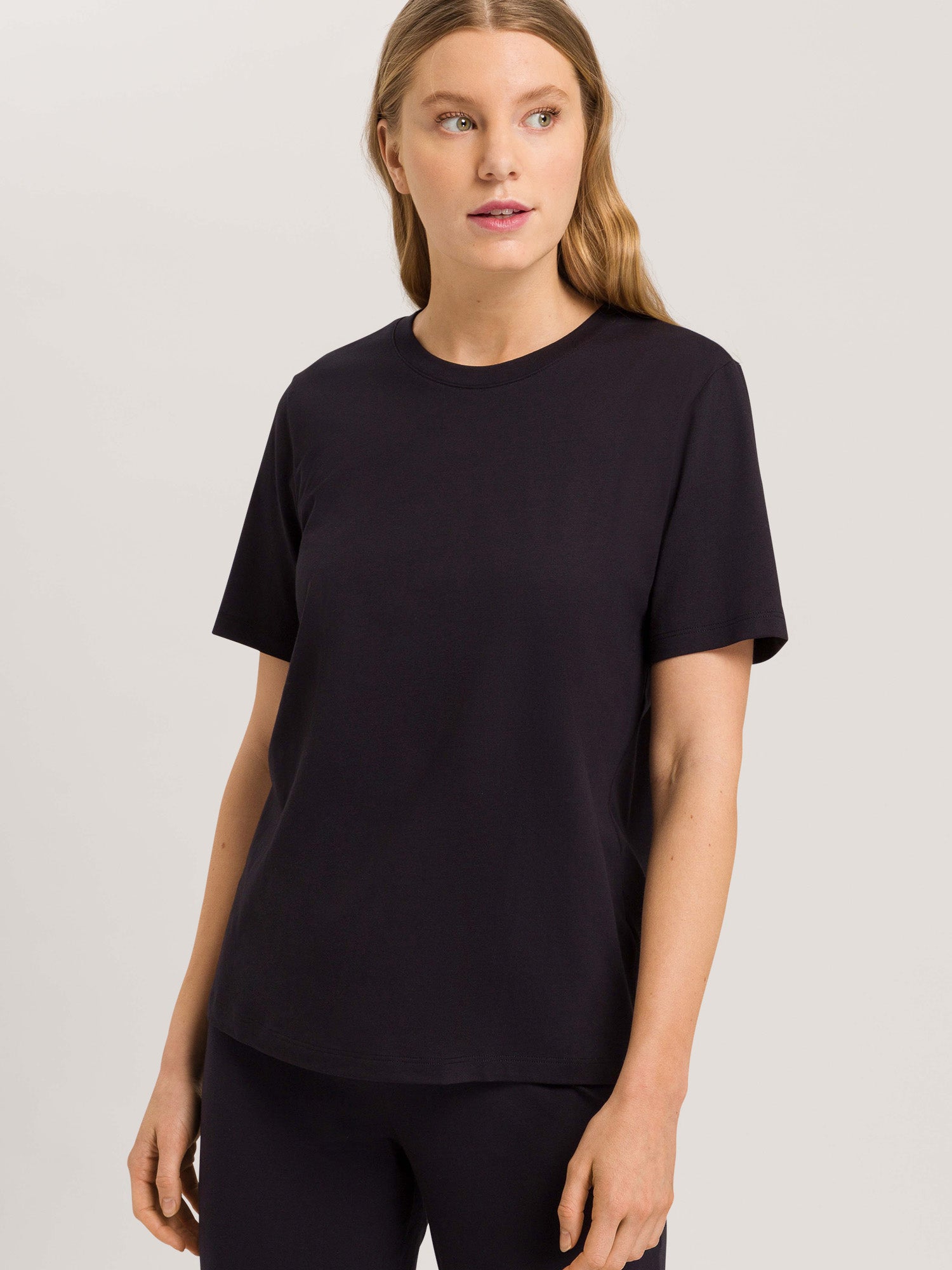 black / L