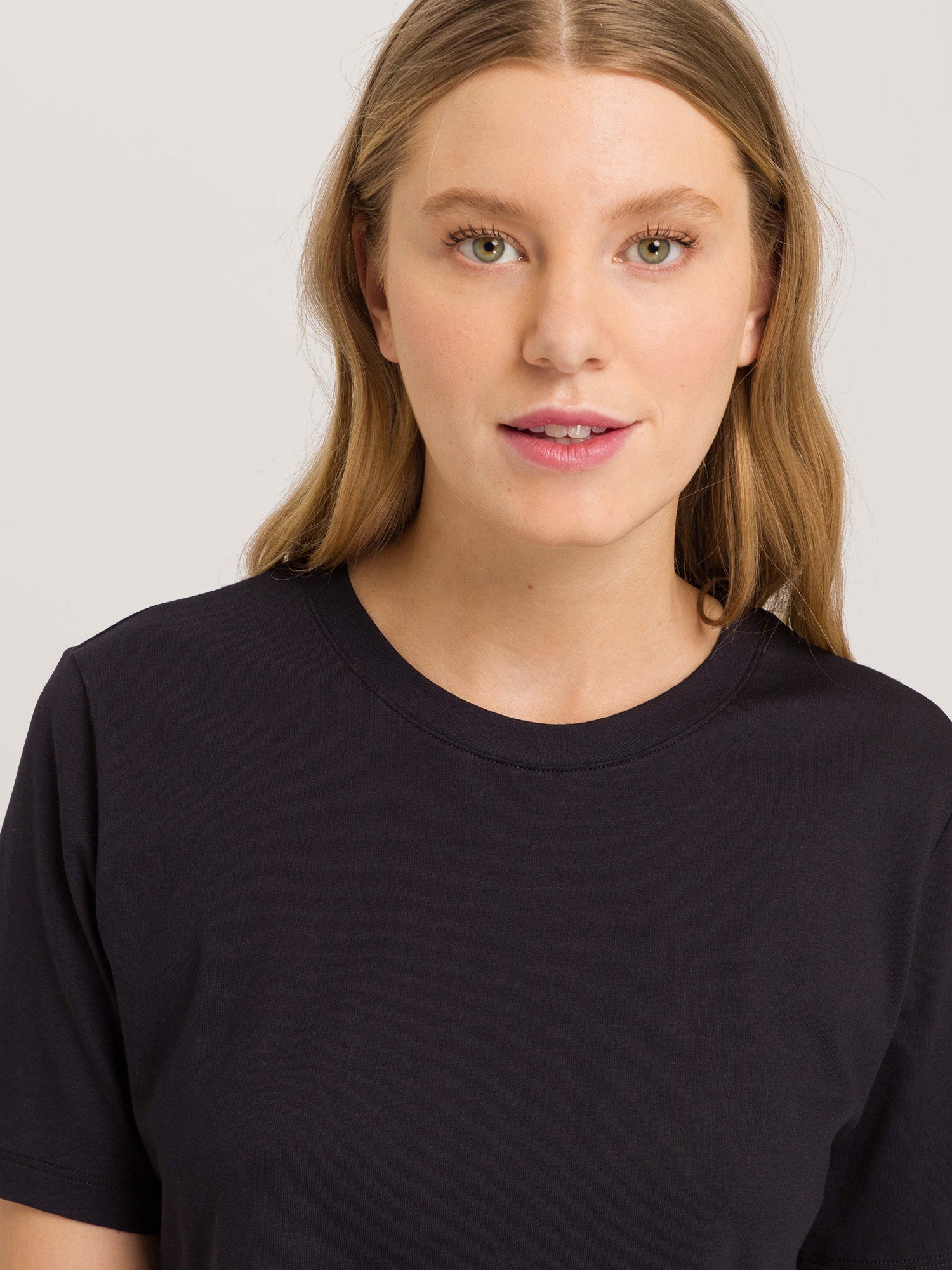black / L