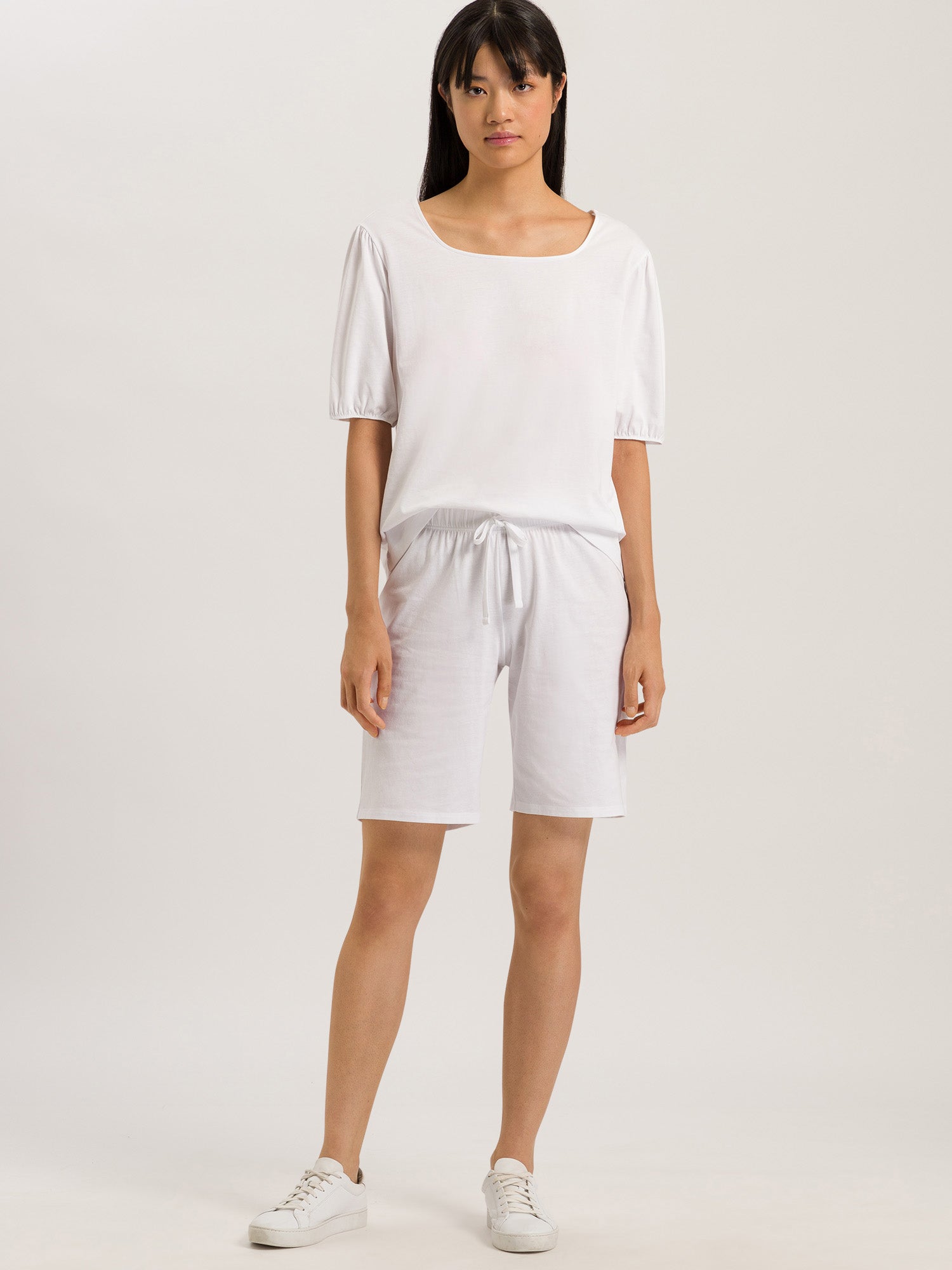 white / L