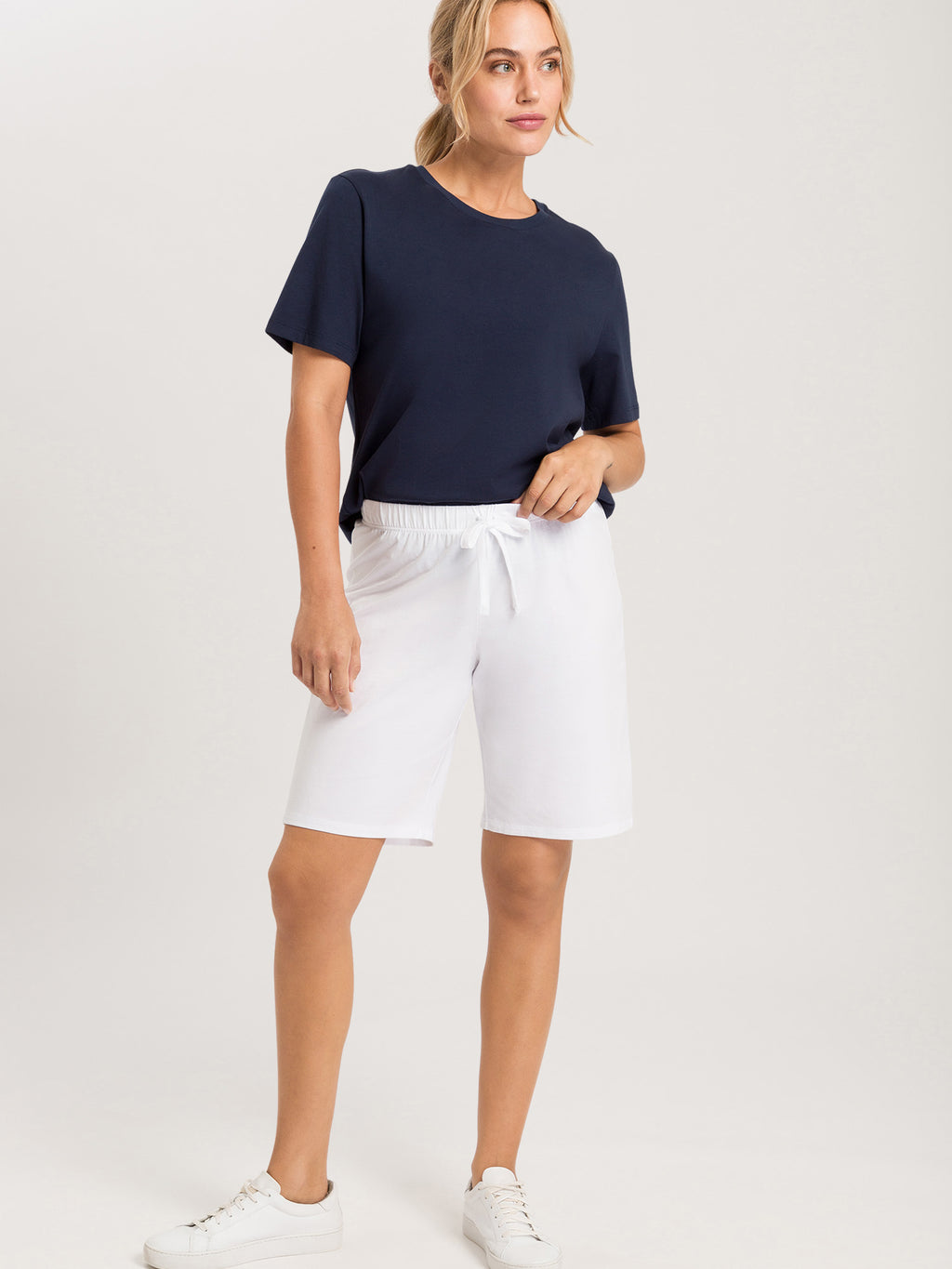 white / L