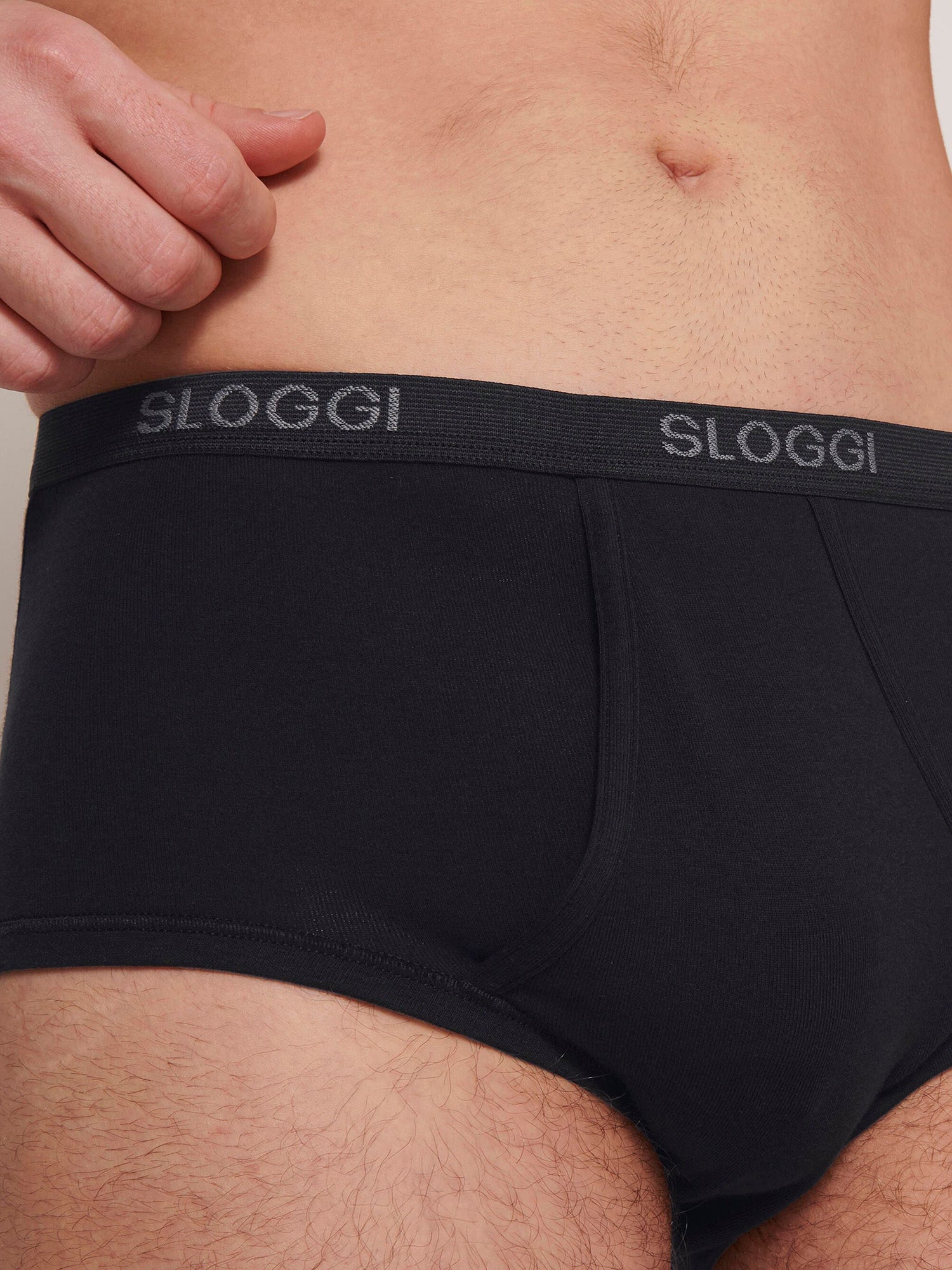 BLACK / 4