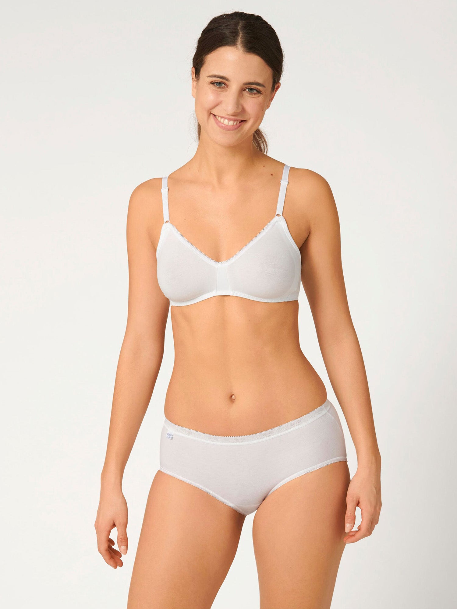 WHITE / 38
