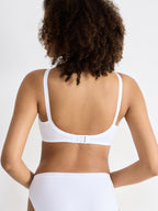 WHITE / 65 A