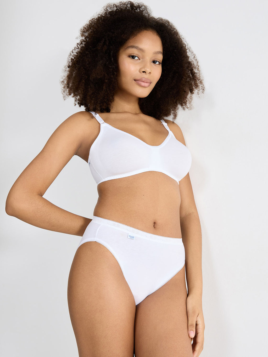 WHITE / 65 A