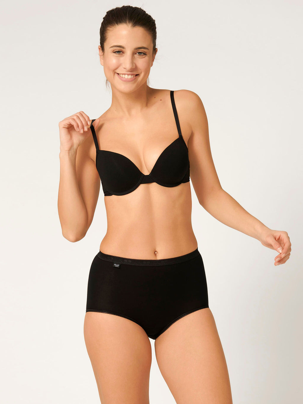 BLACK / 38
