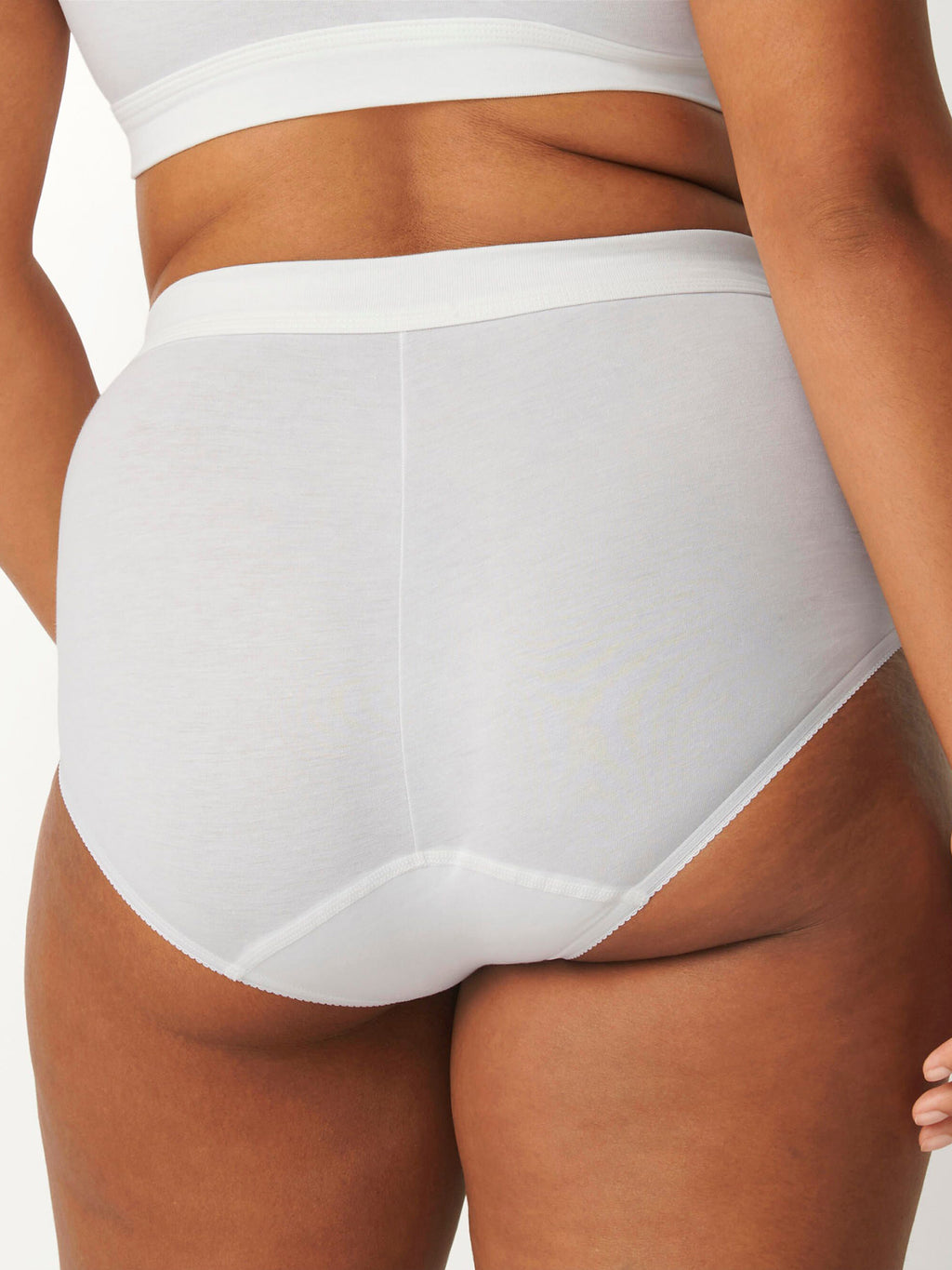 WHITE / 38