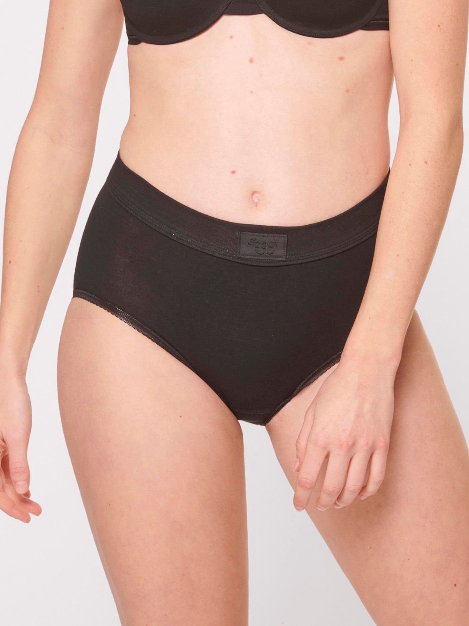 BLACK / 38
