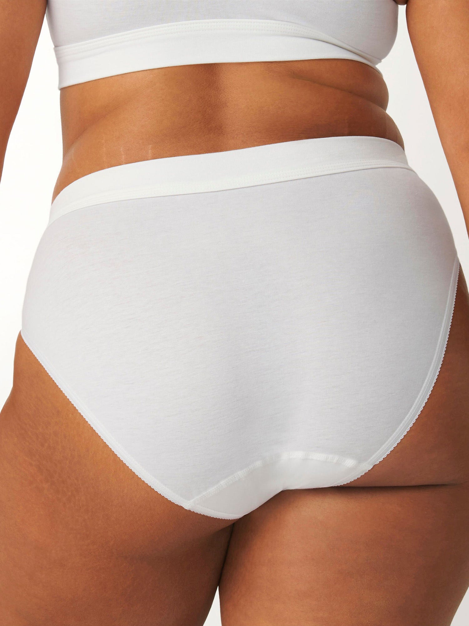 WHITE / 38