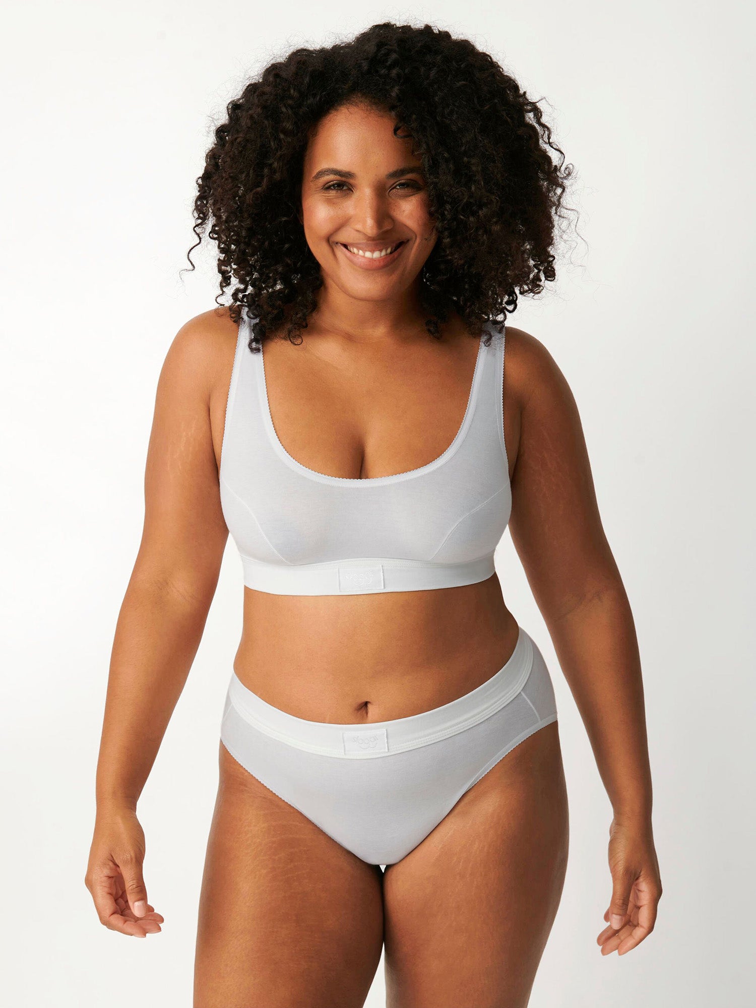 WHITE / 38