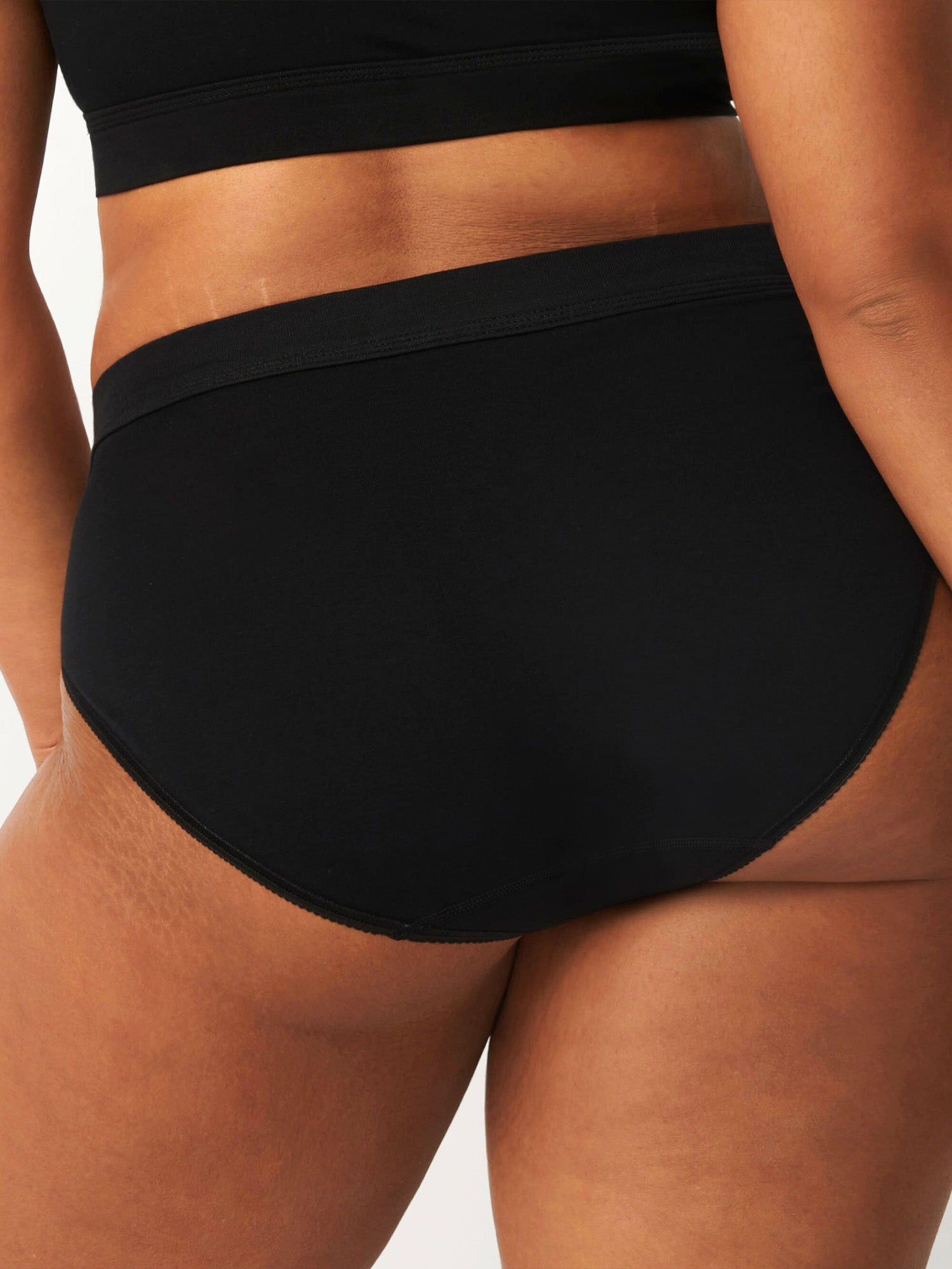 BLACK / 38