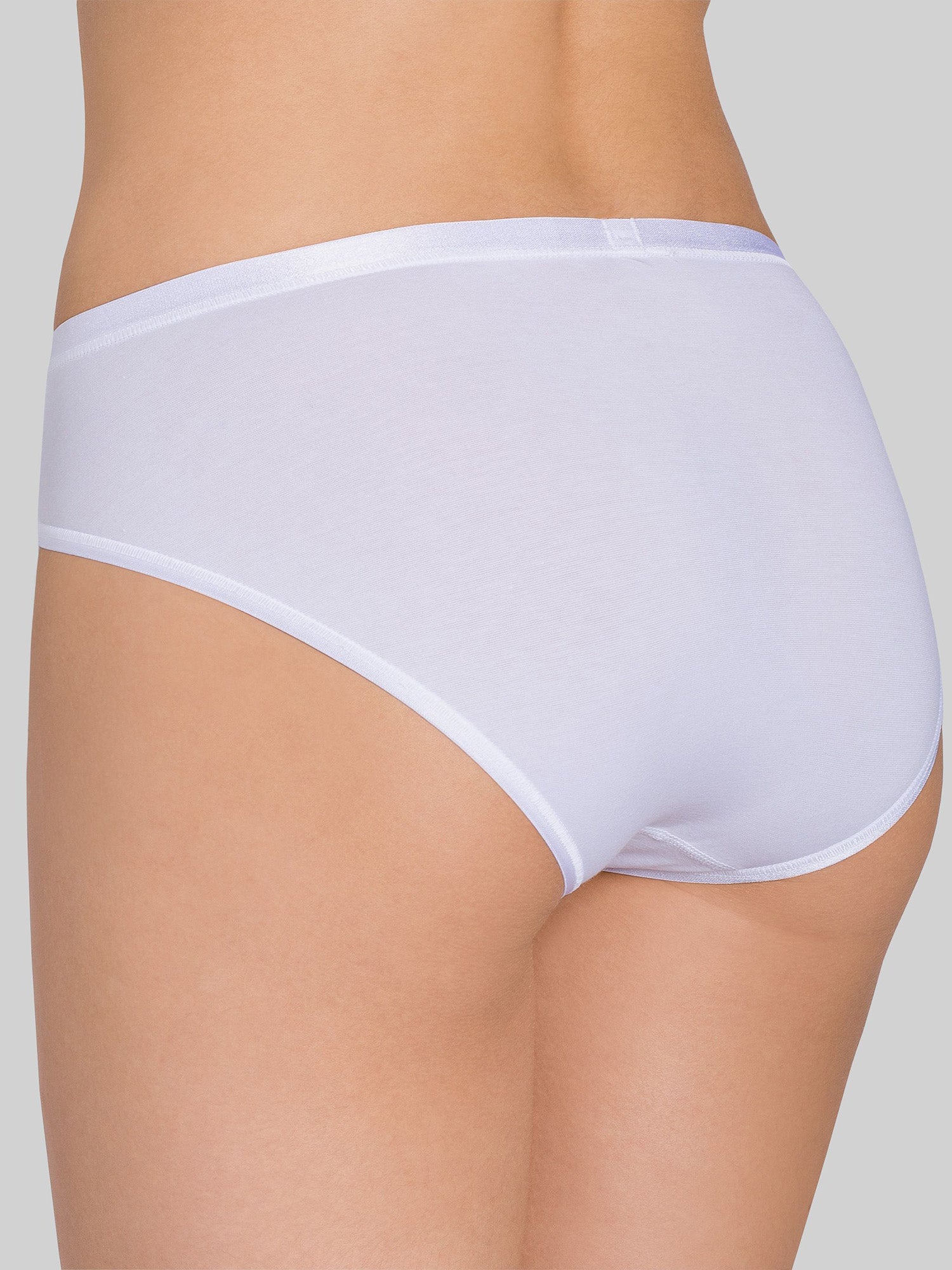 WHITE / 38