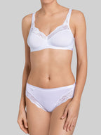 WHITE / 38