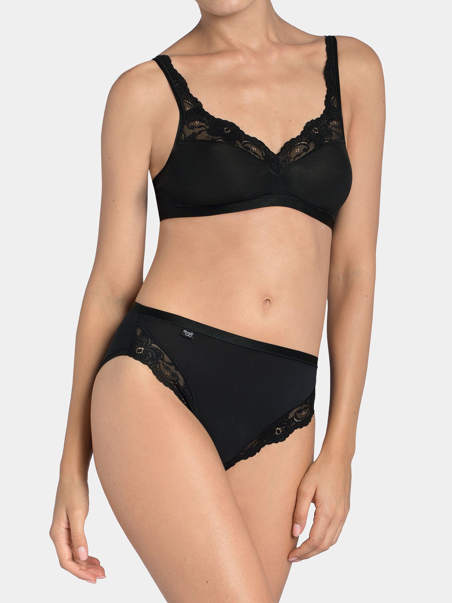 BLACK / 38