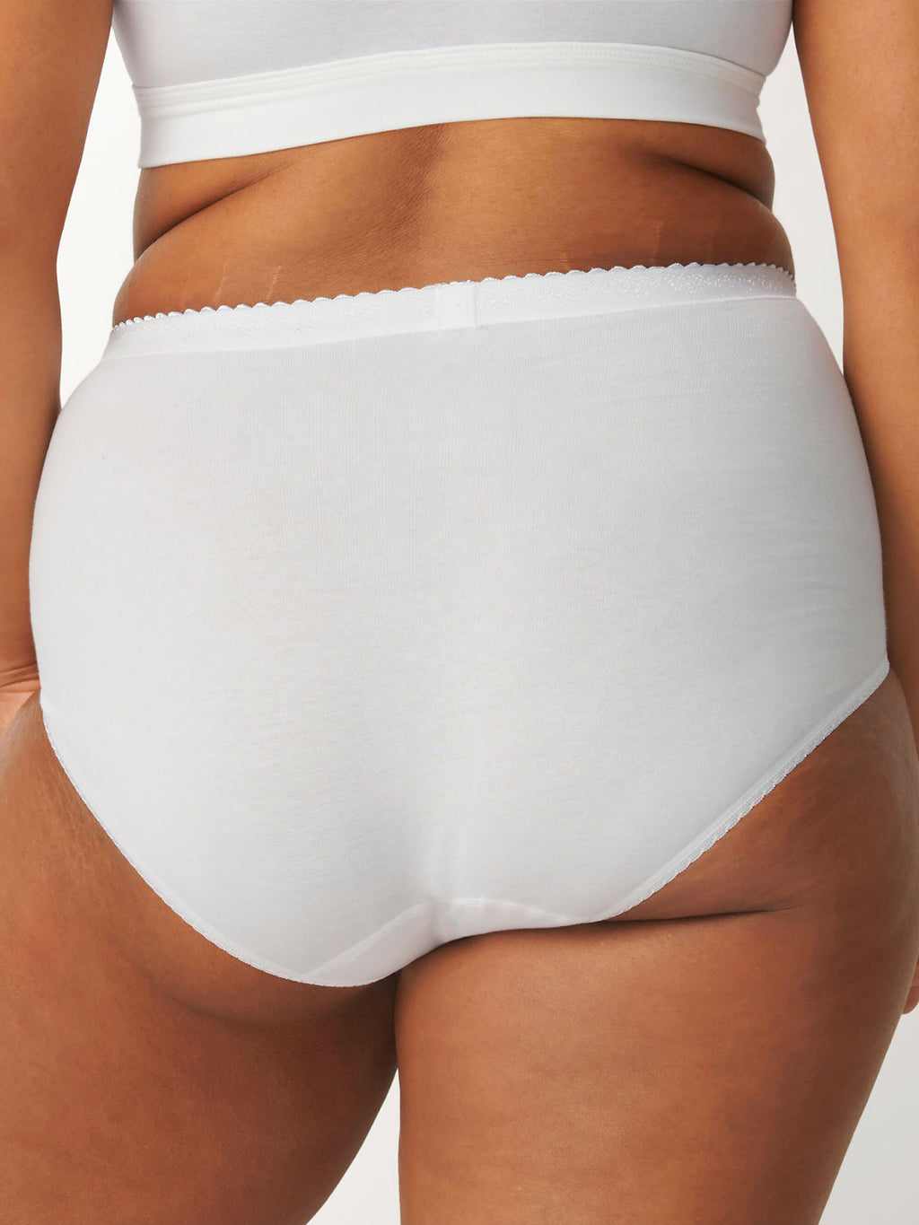 WHITE / 38
