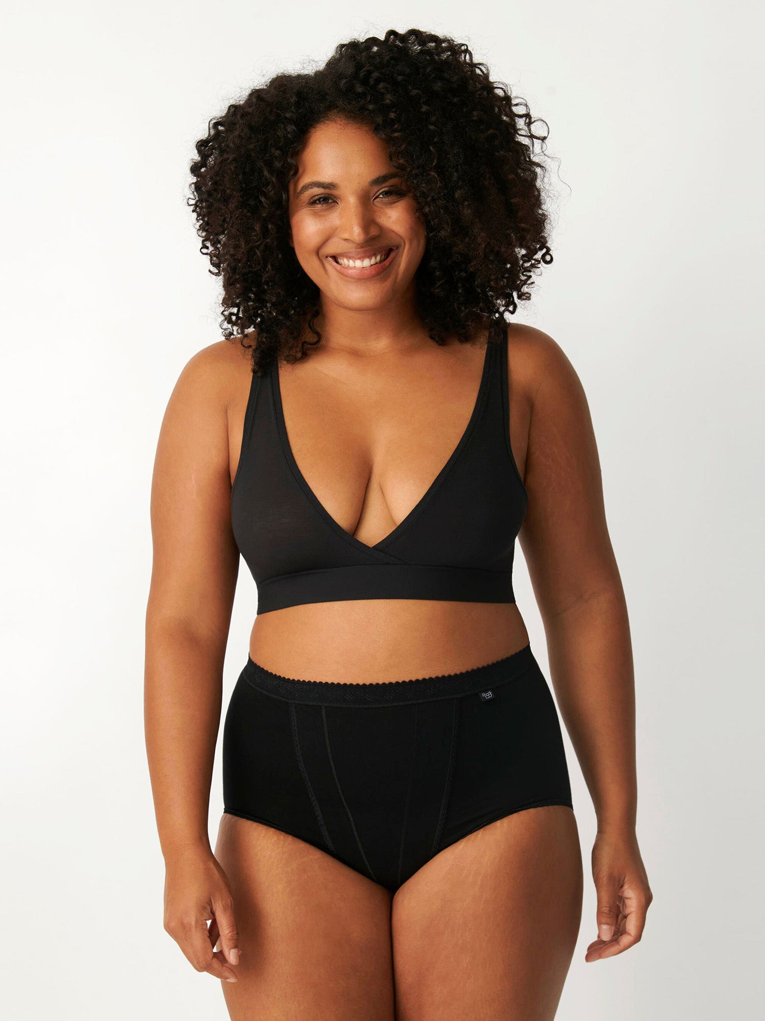 BLACK / 38