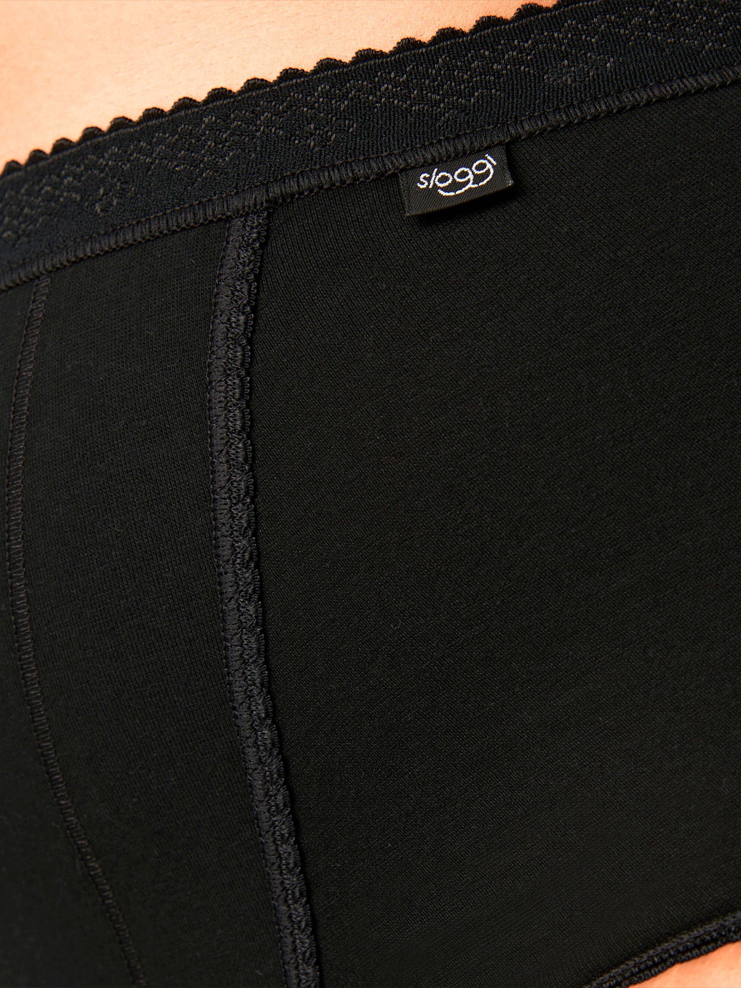 BLACK / 38