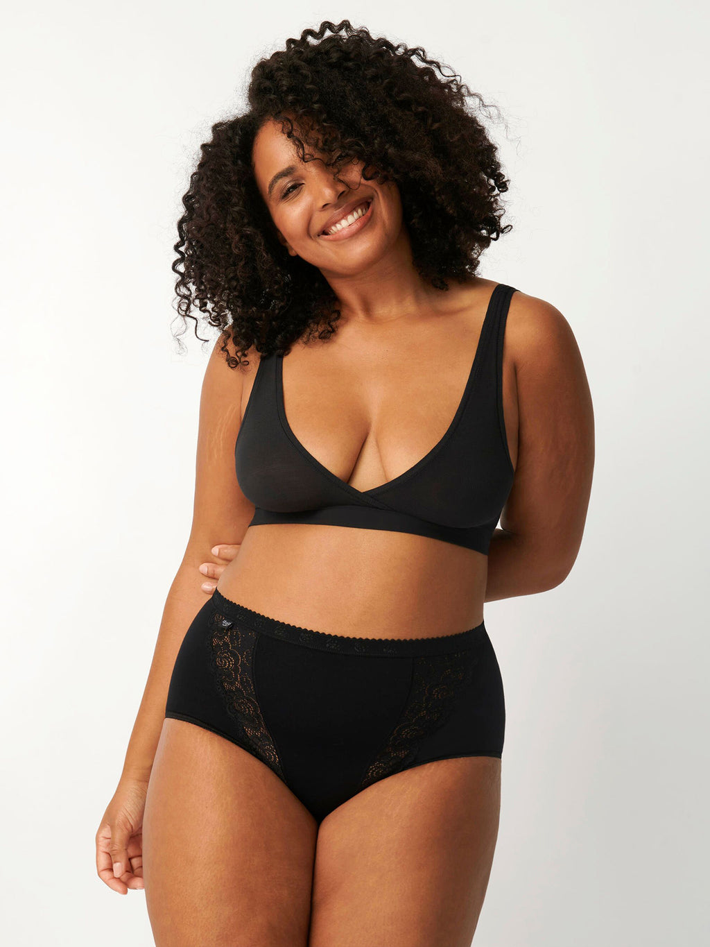BLACK / 38