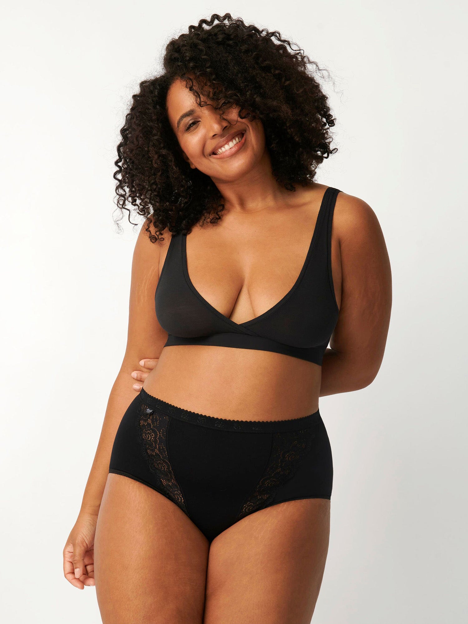 BLACK / 38
