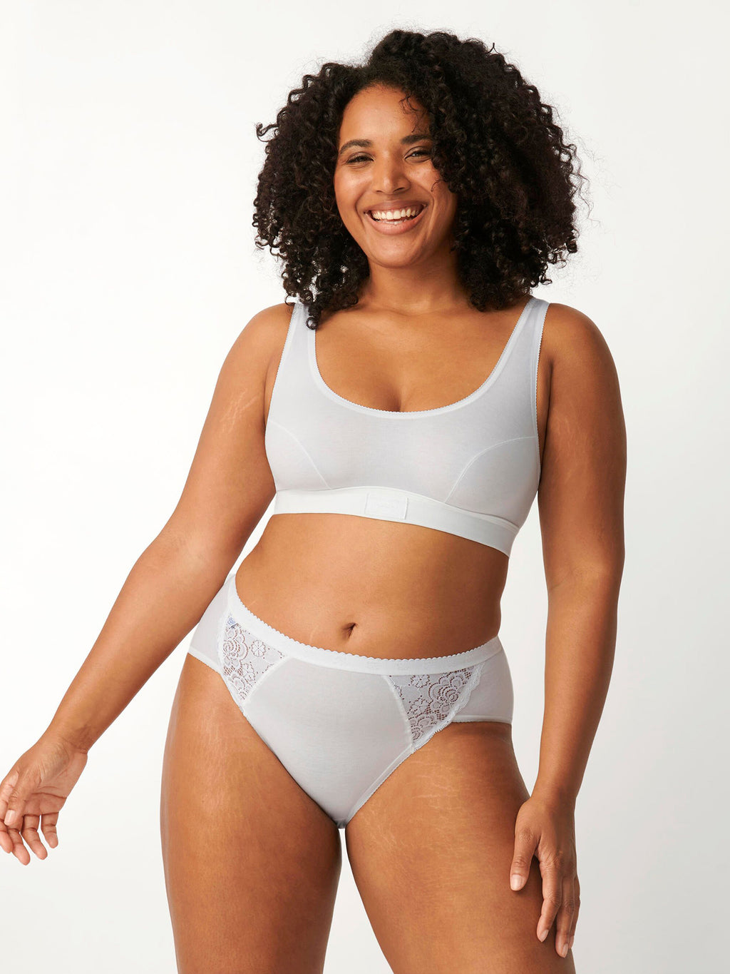 WHITE / 38