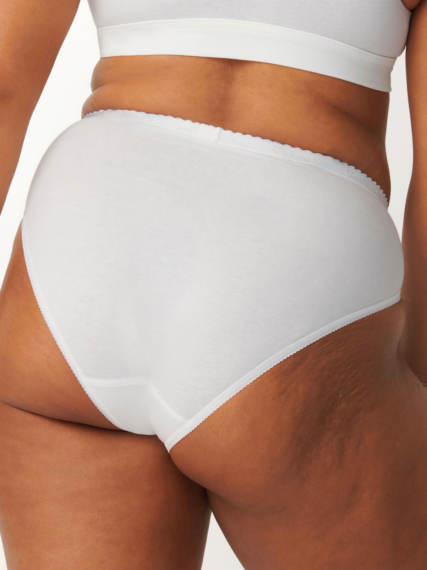 WHITE / 38