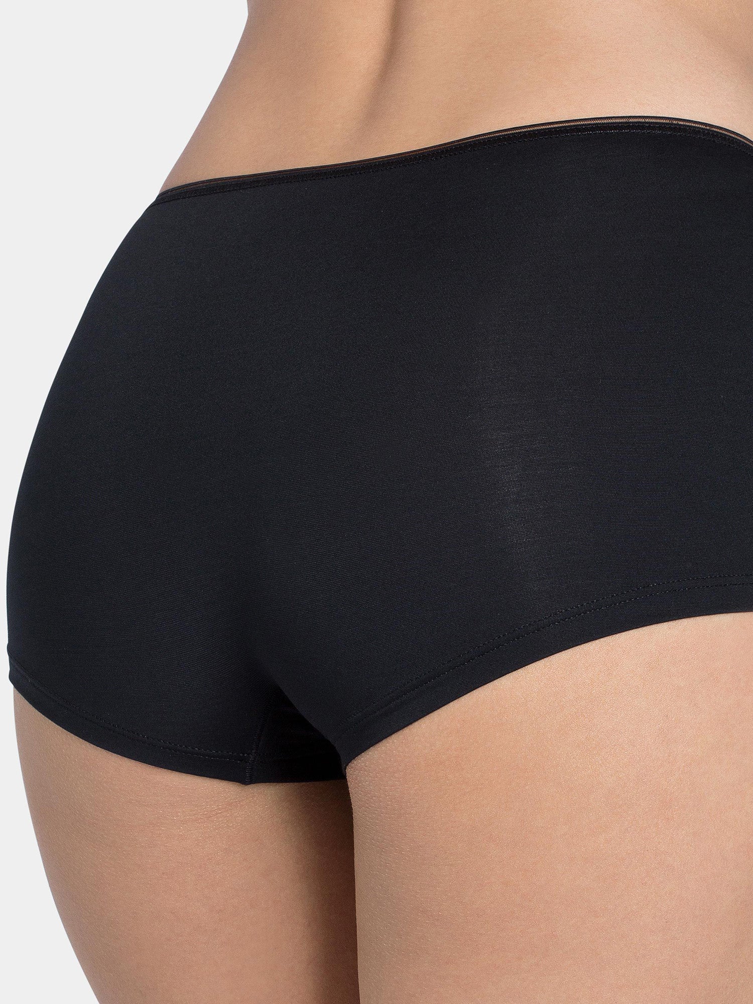 BLACK / 38