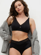 BLACK / 38