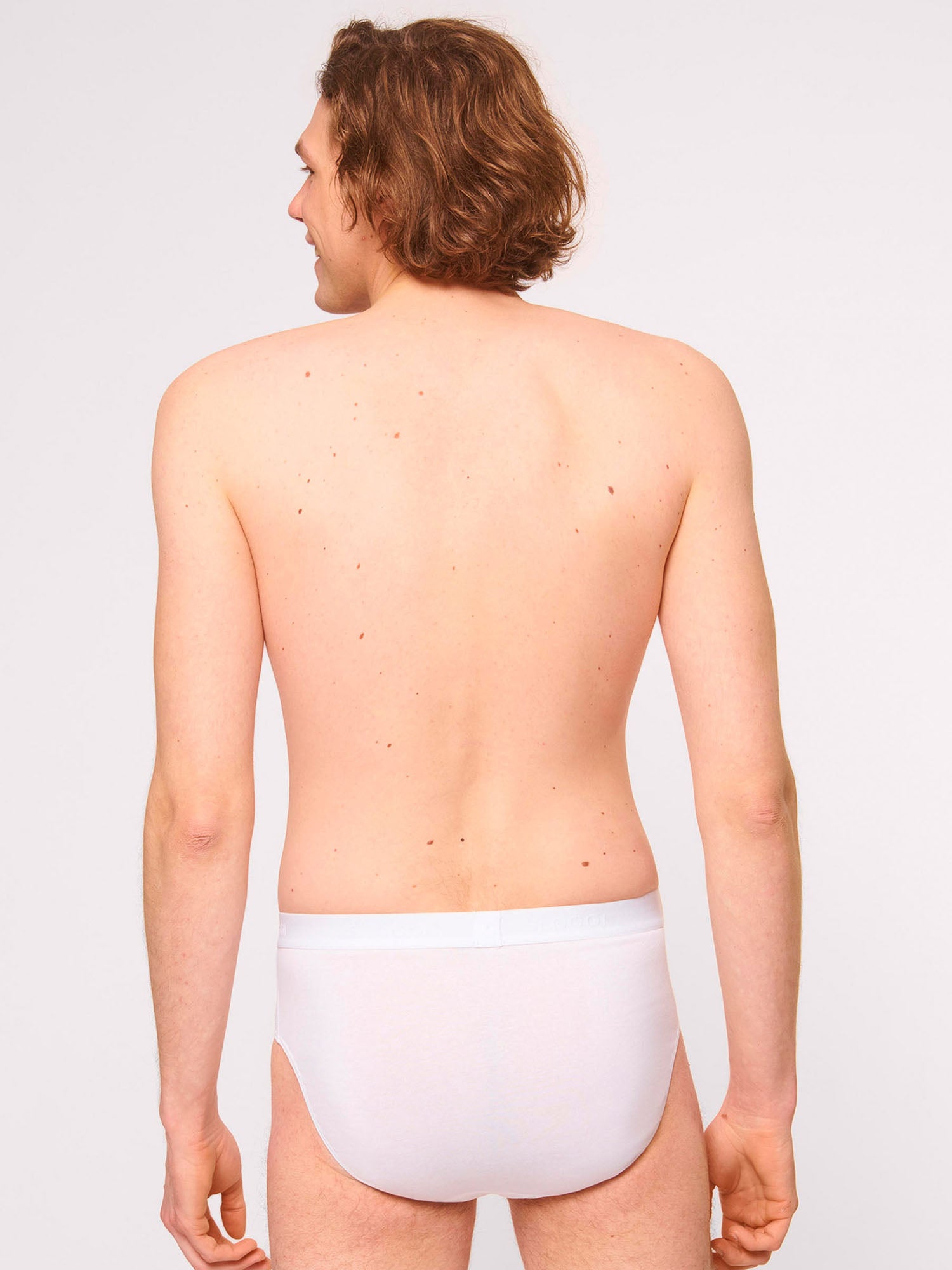 WHITE / 4