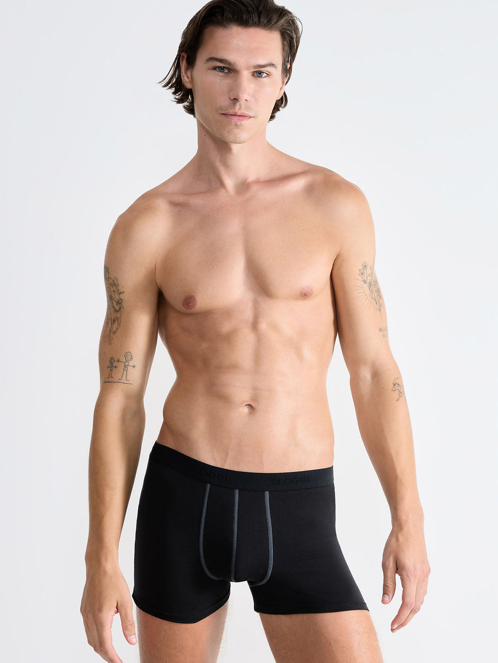 BLACK / 4