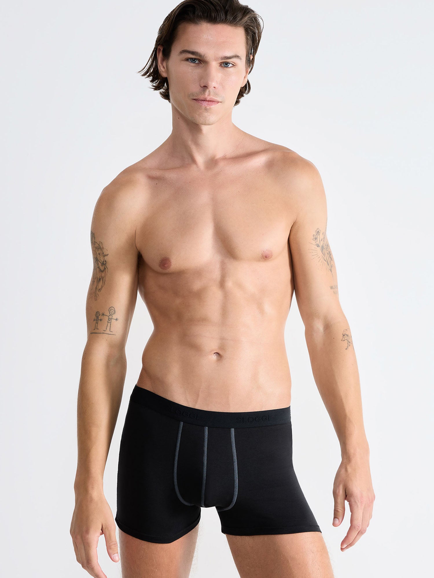 BLACK / 4