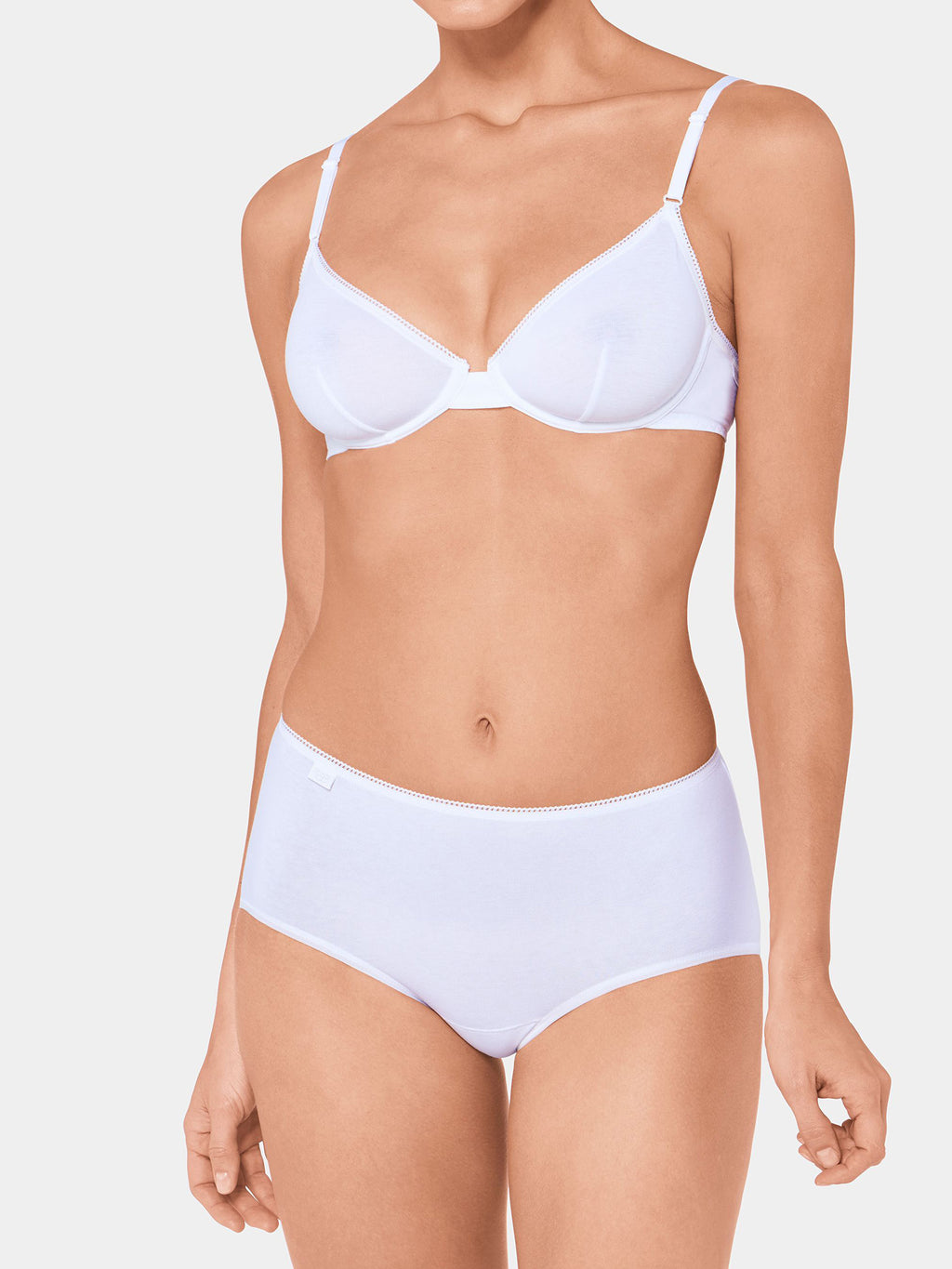 WHITE / 38