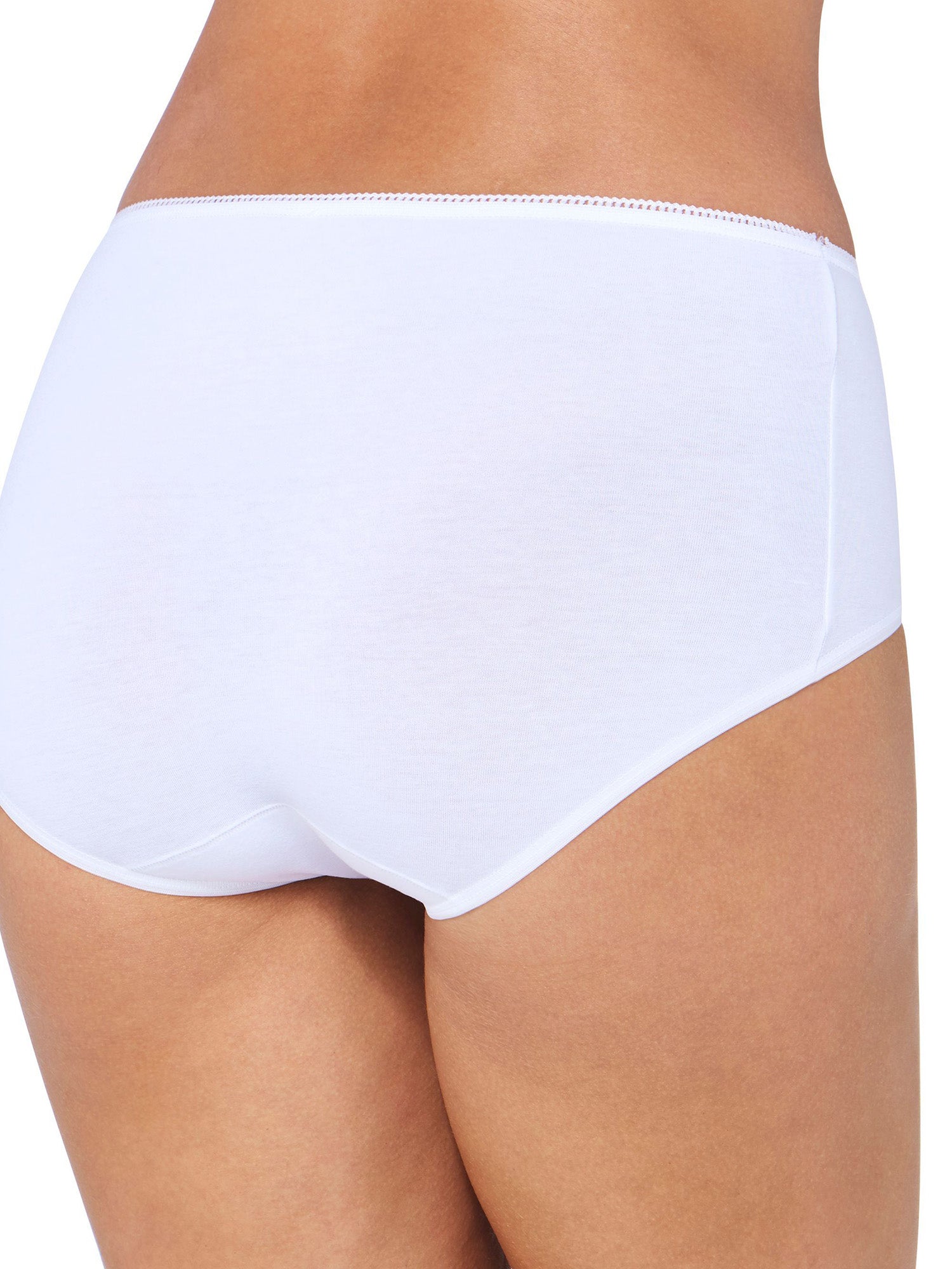 WHITE / 38