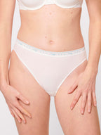 WHITE / 38