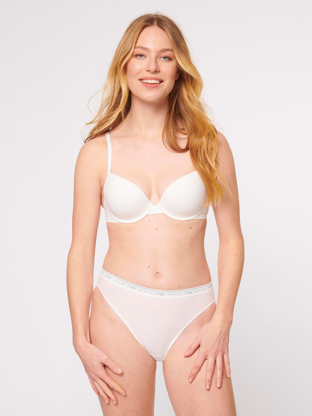 WHITE / 38
