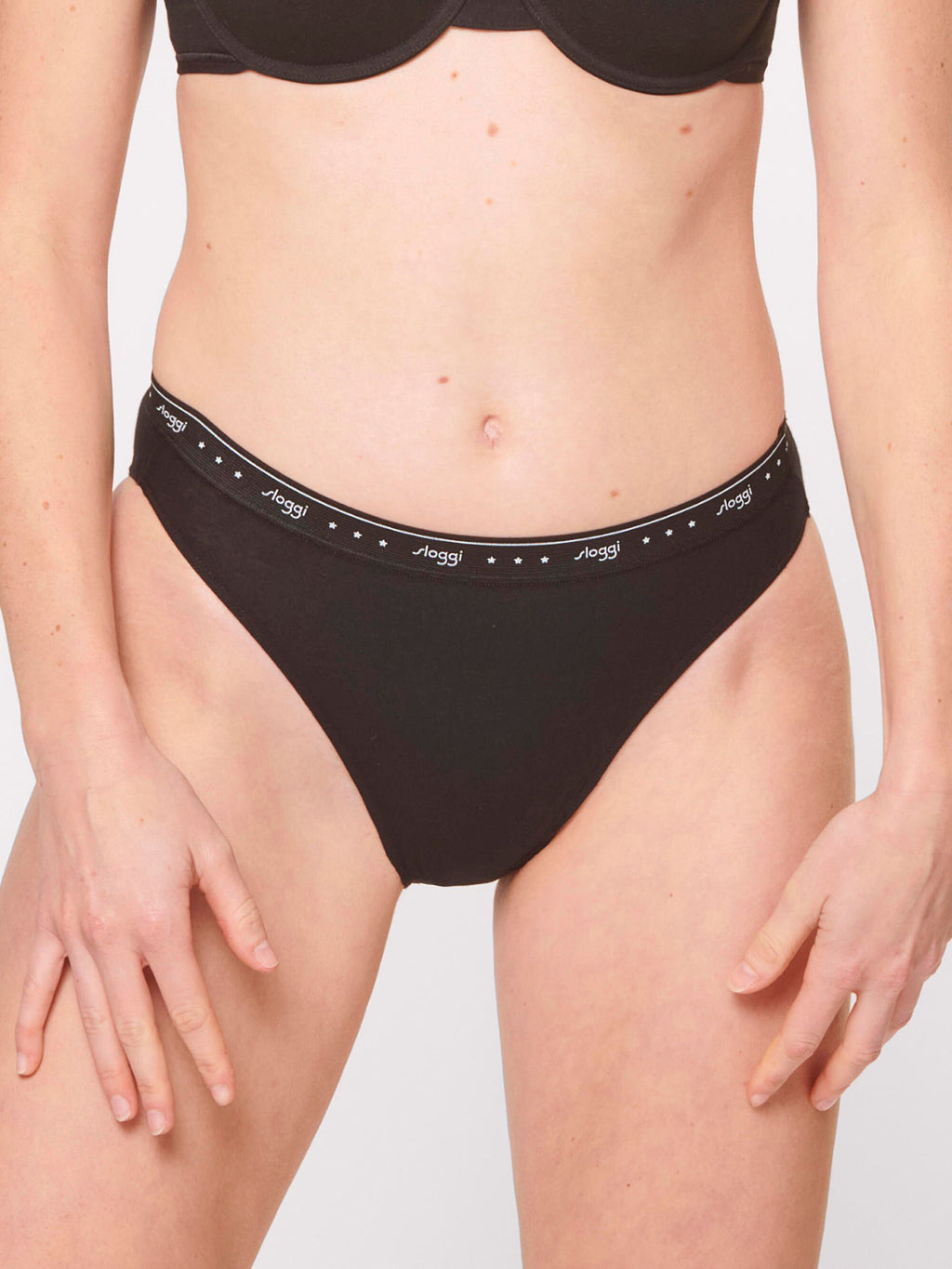 BLACK / 38