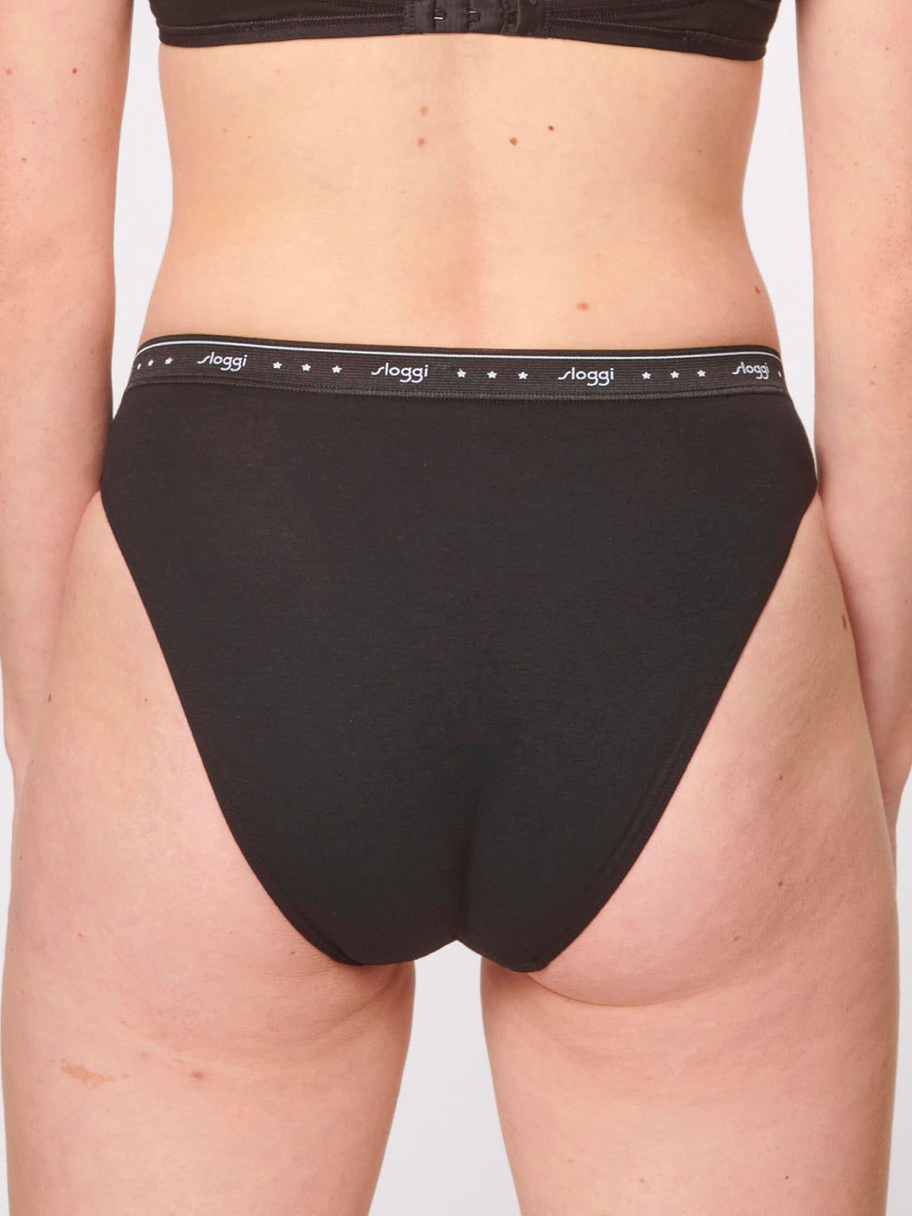 BLACK / 38