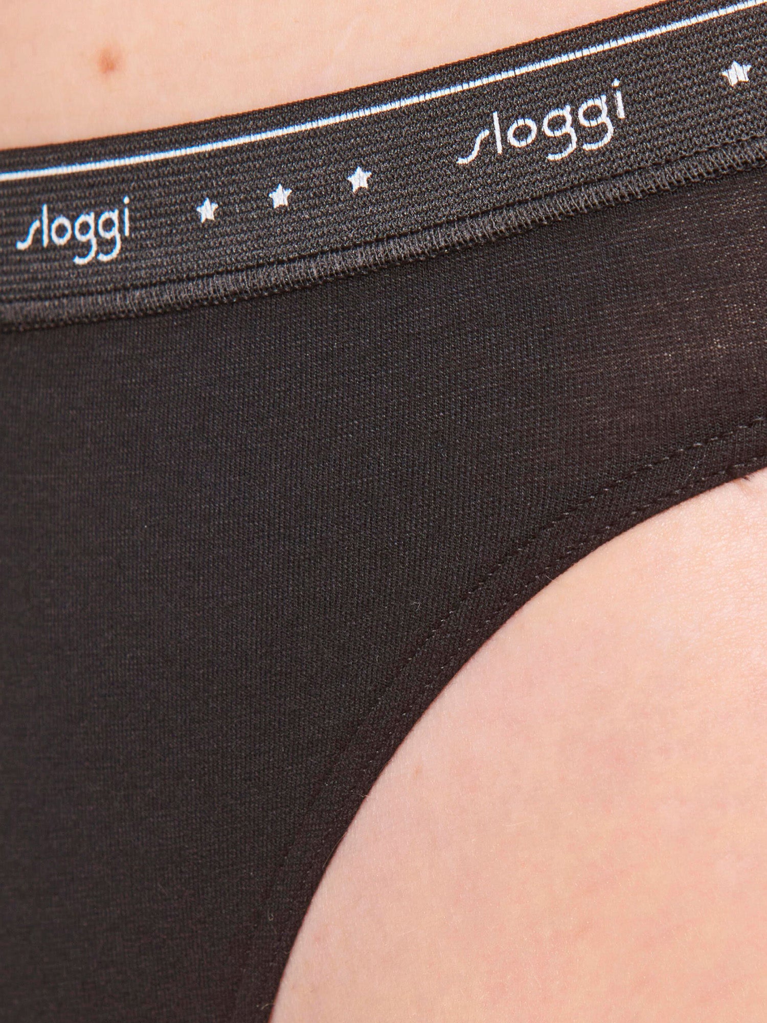 BLACK / 38