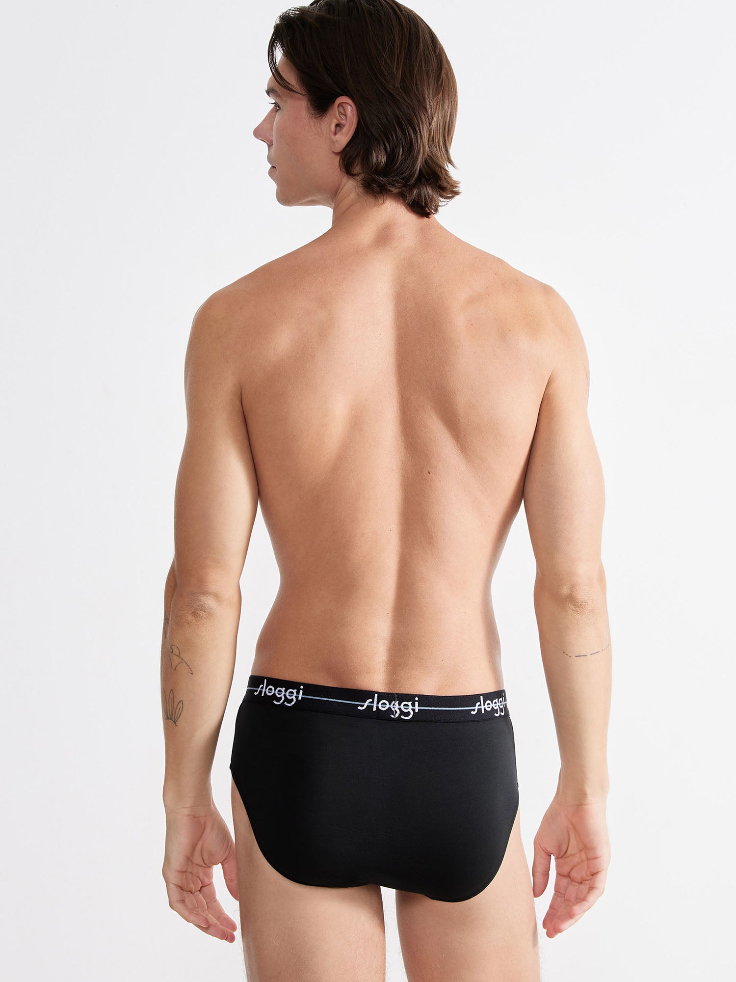 BLACK / 4