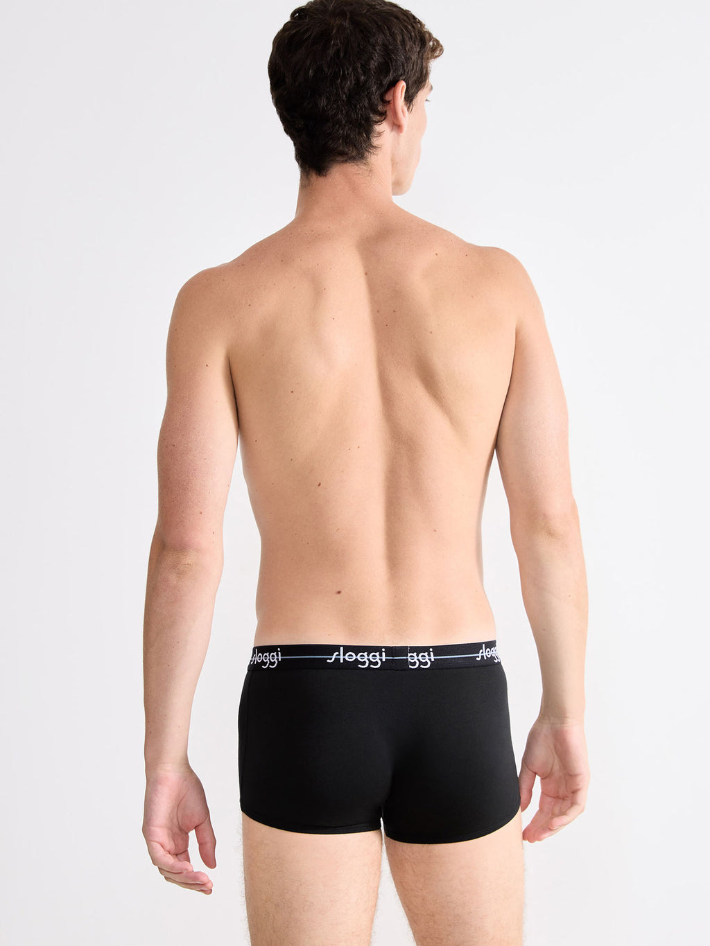 BLACK / 4