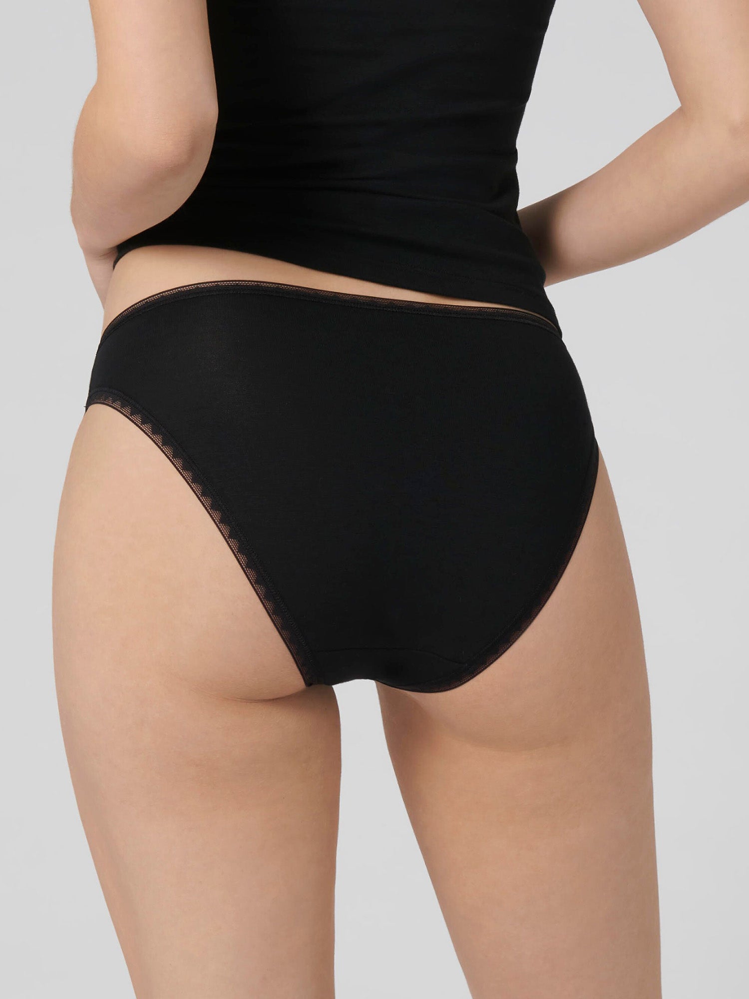 BLACK / L