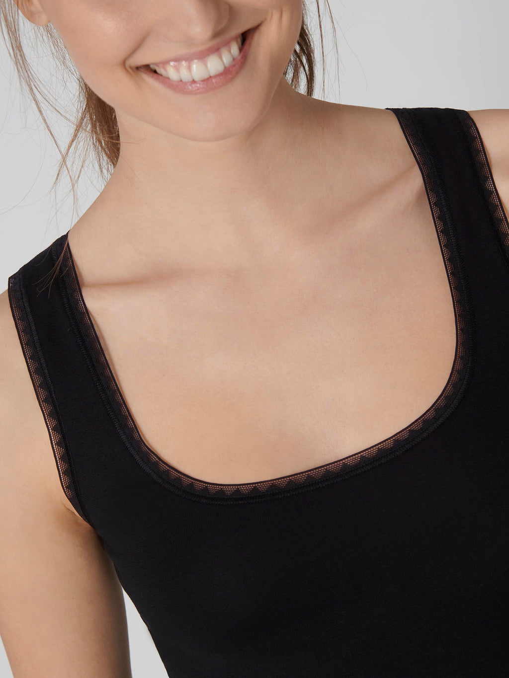 BLACK / L