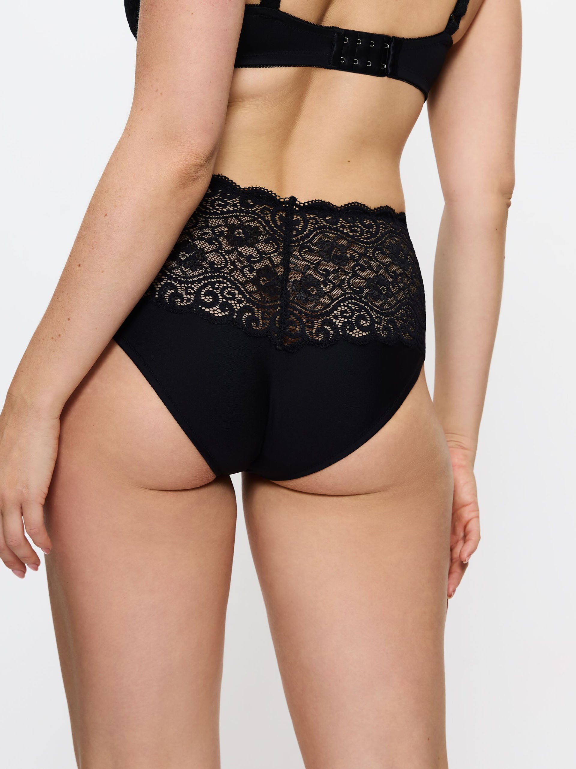 BLACK / 36