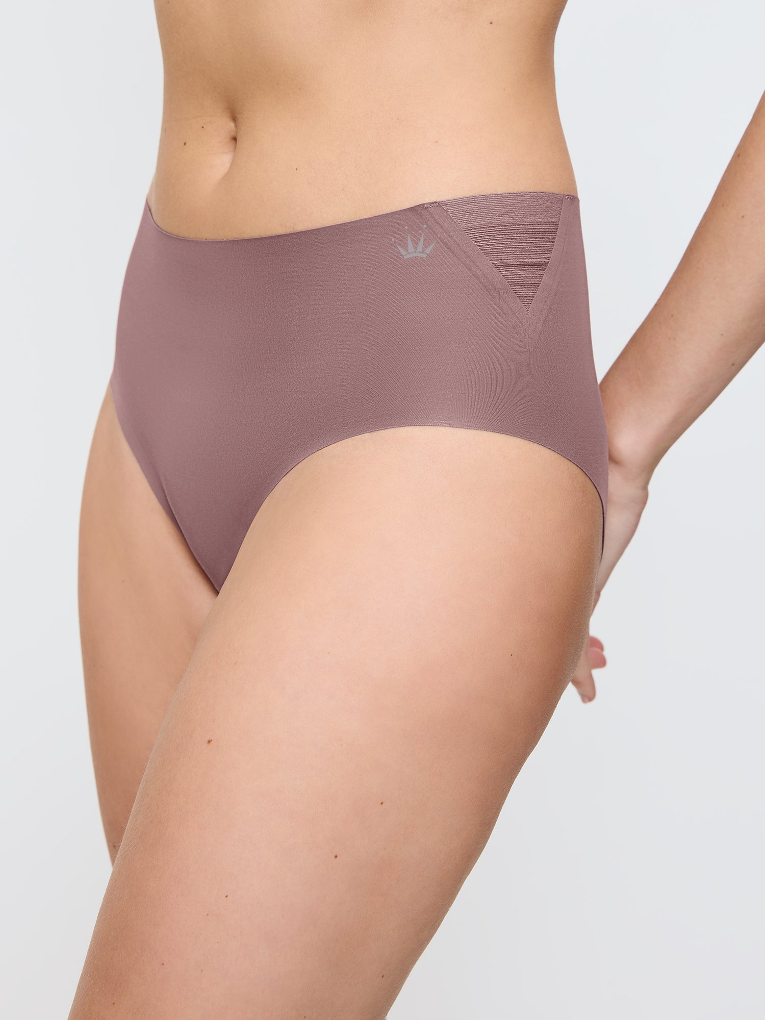 ROSE BROWN / L