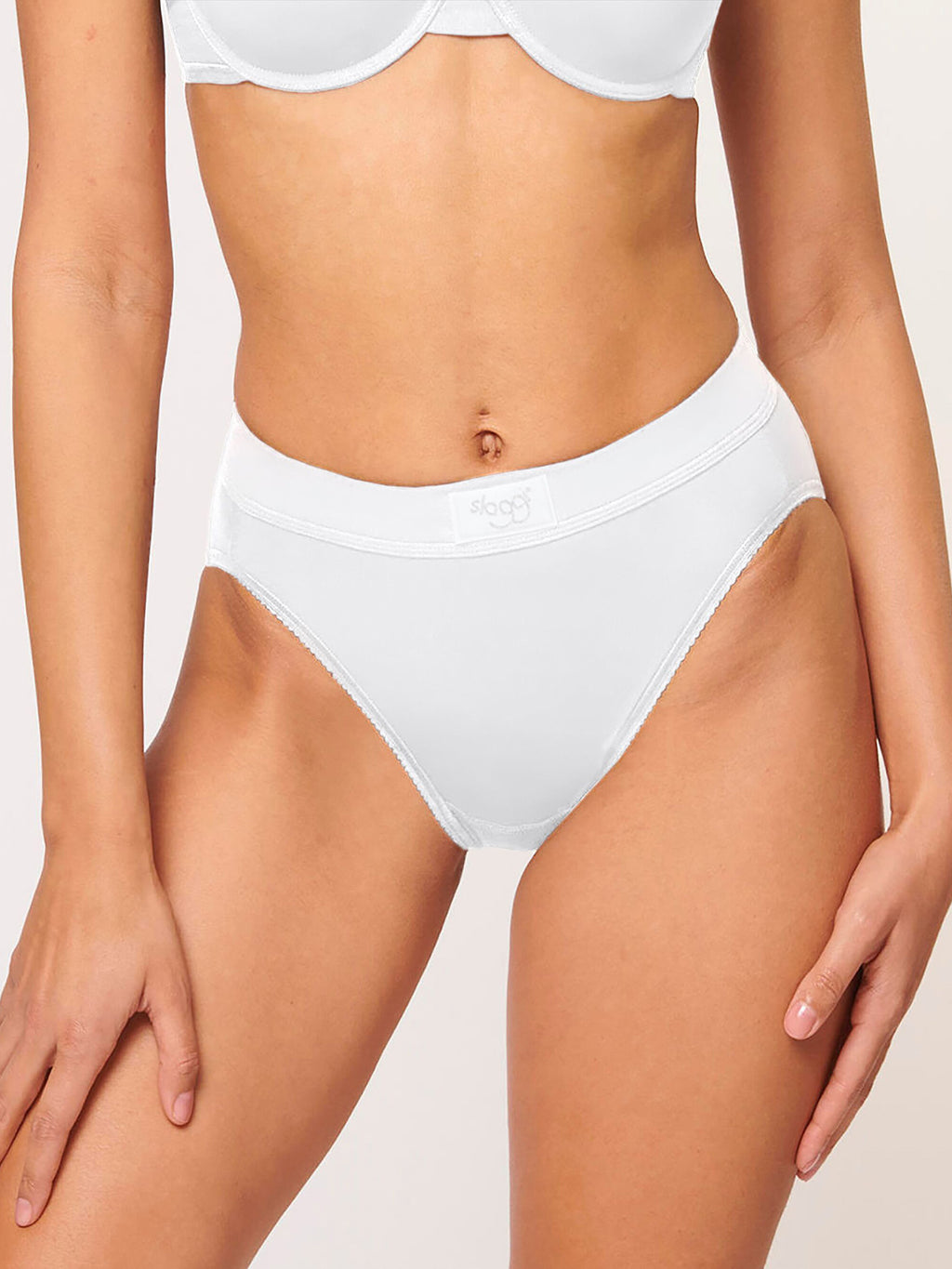 WHITE / 38