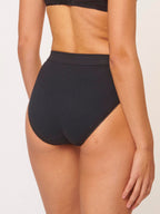 BLACK / 38