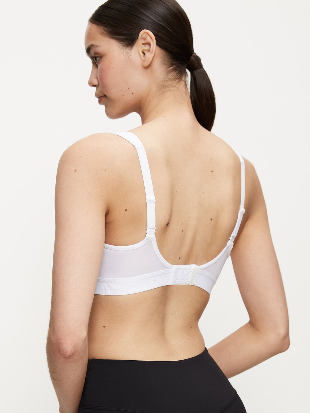 WHITE / 100 B