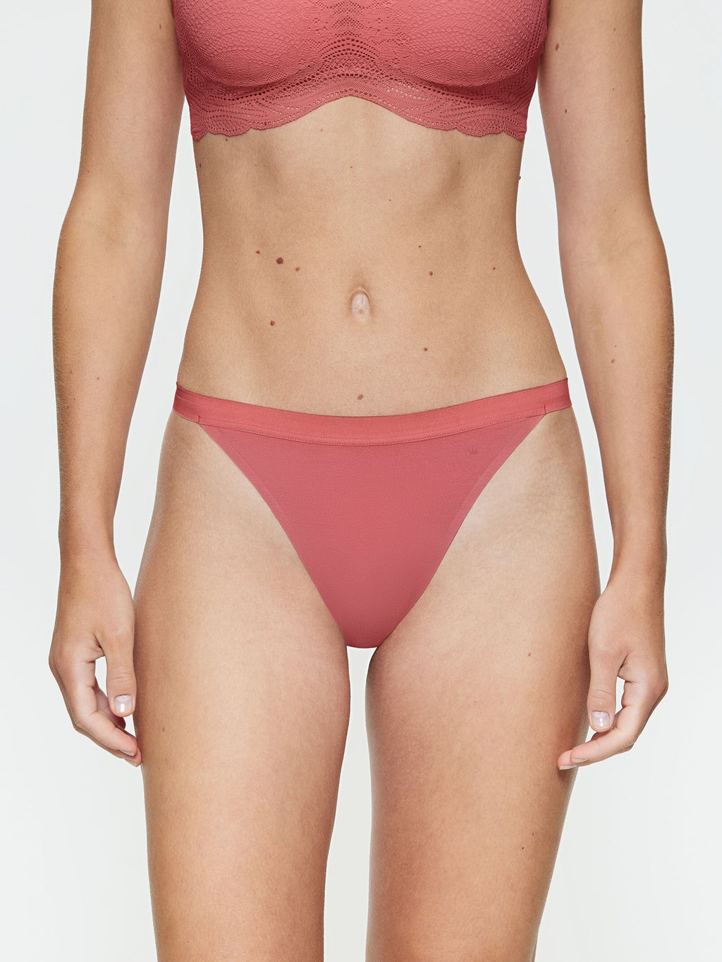 STRAWBERRY ALLURE / 1