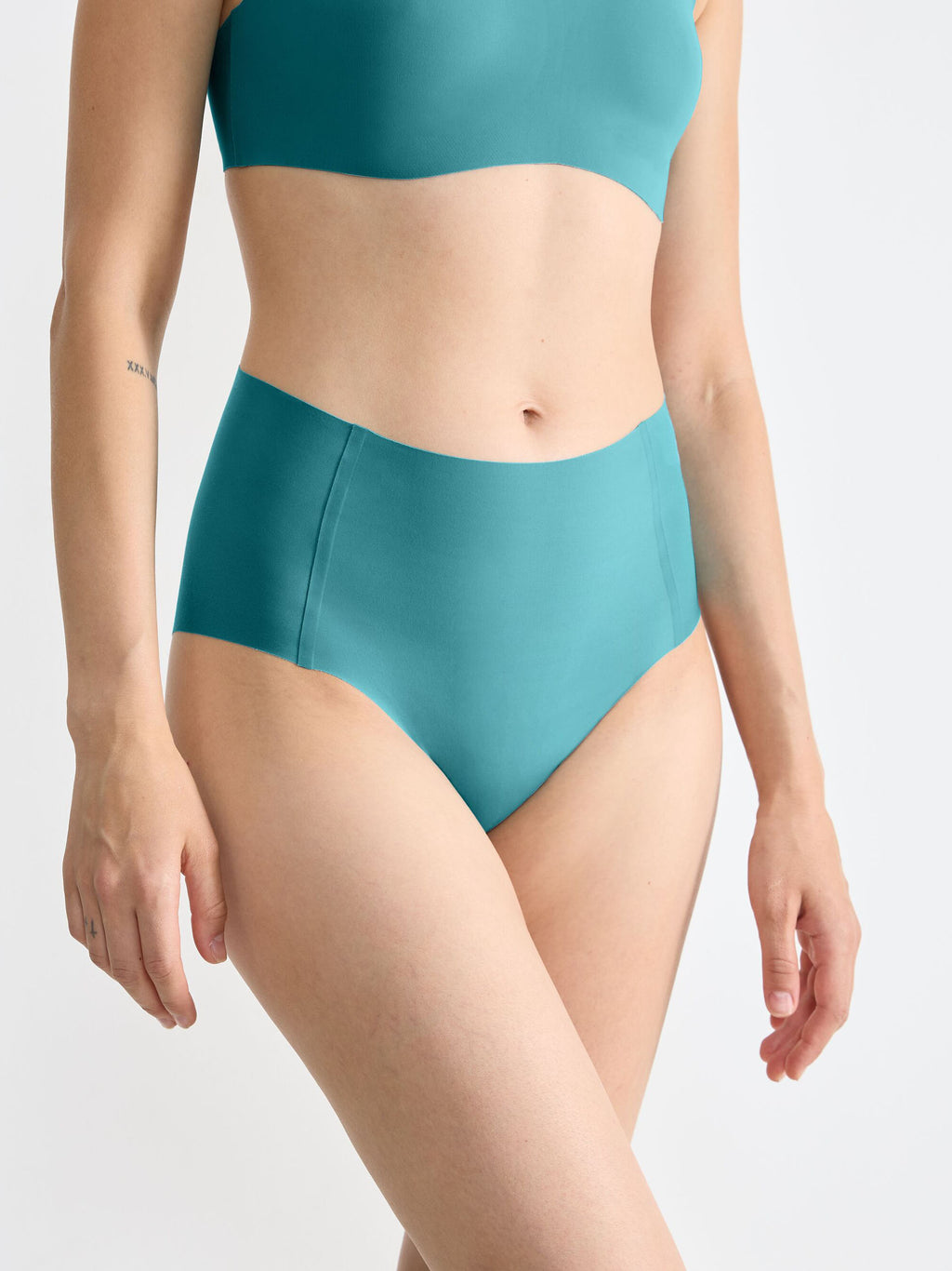 QUIET TURQUOISE / L