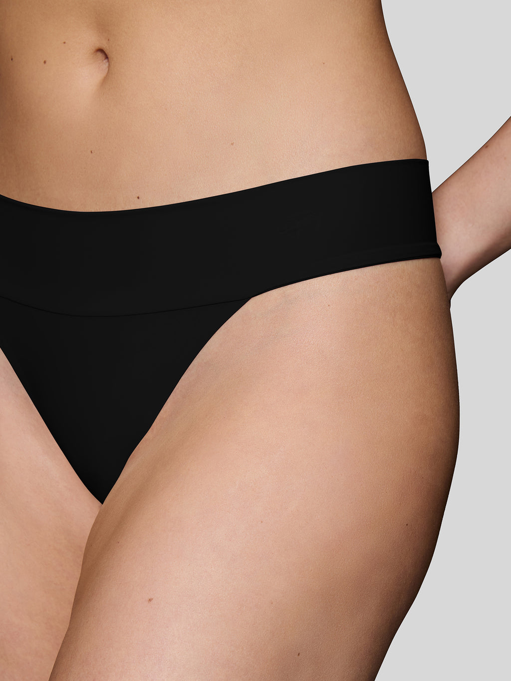 BLACK / 36