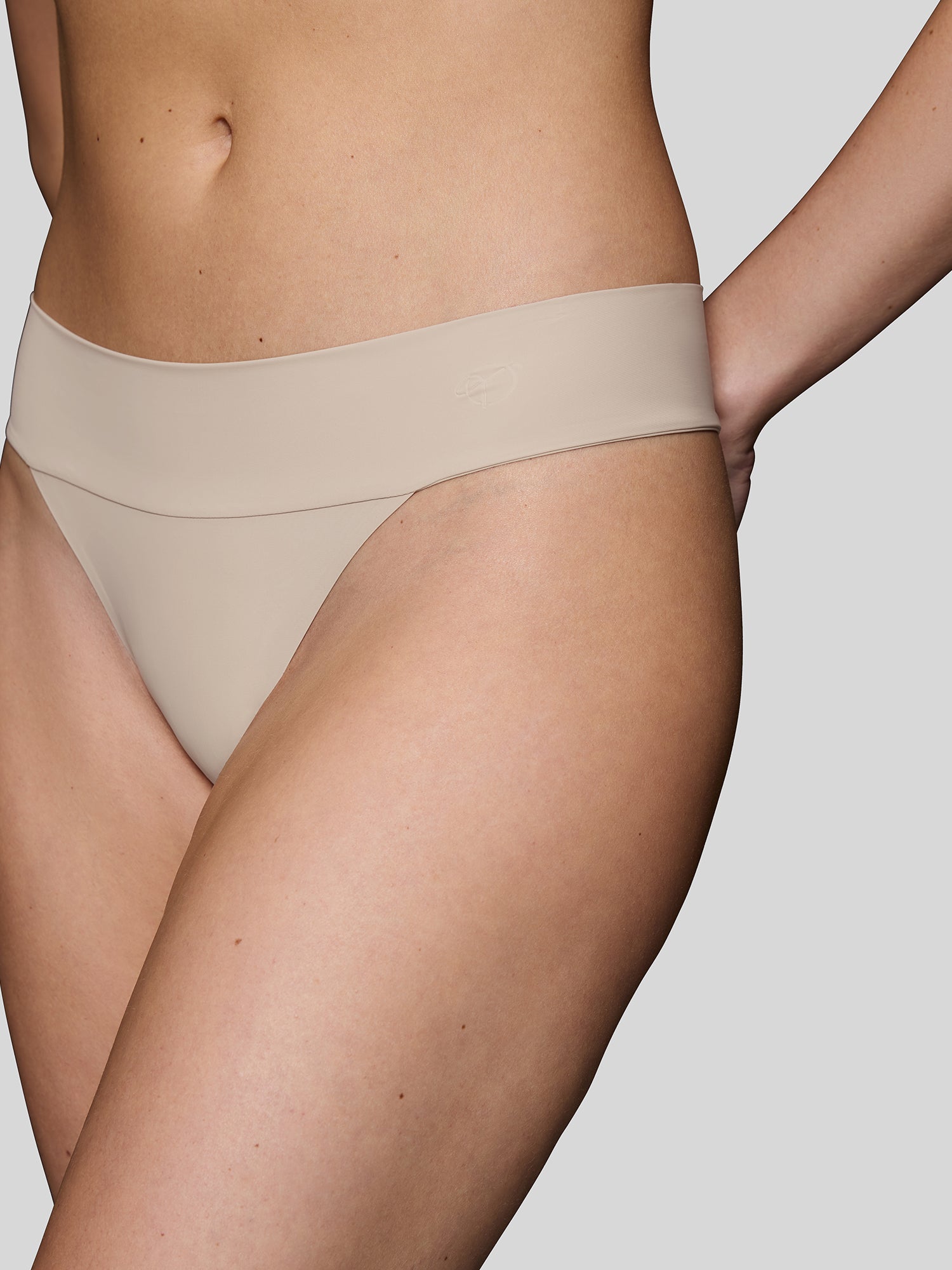 NUDE BEIGE / 36