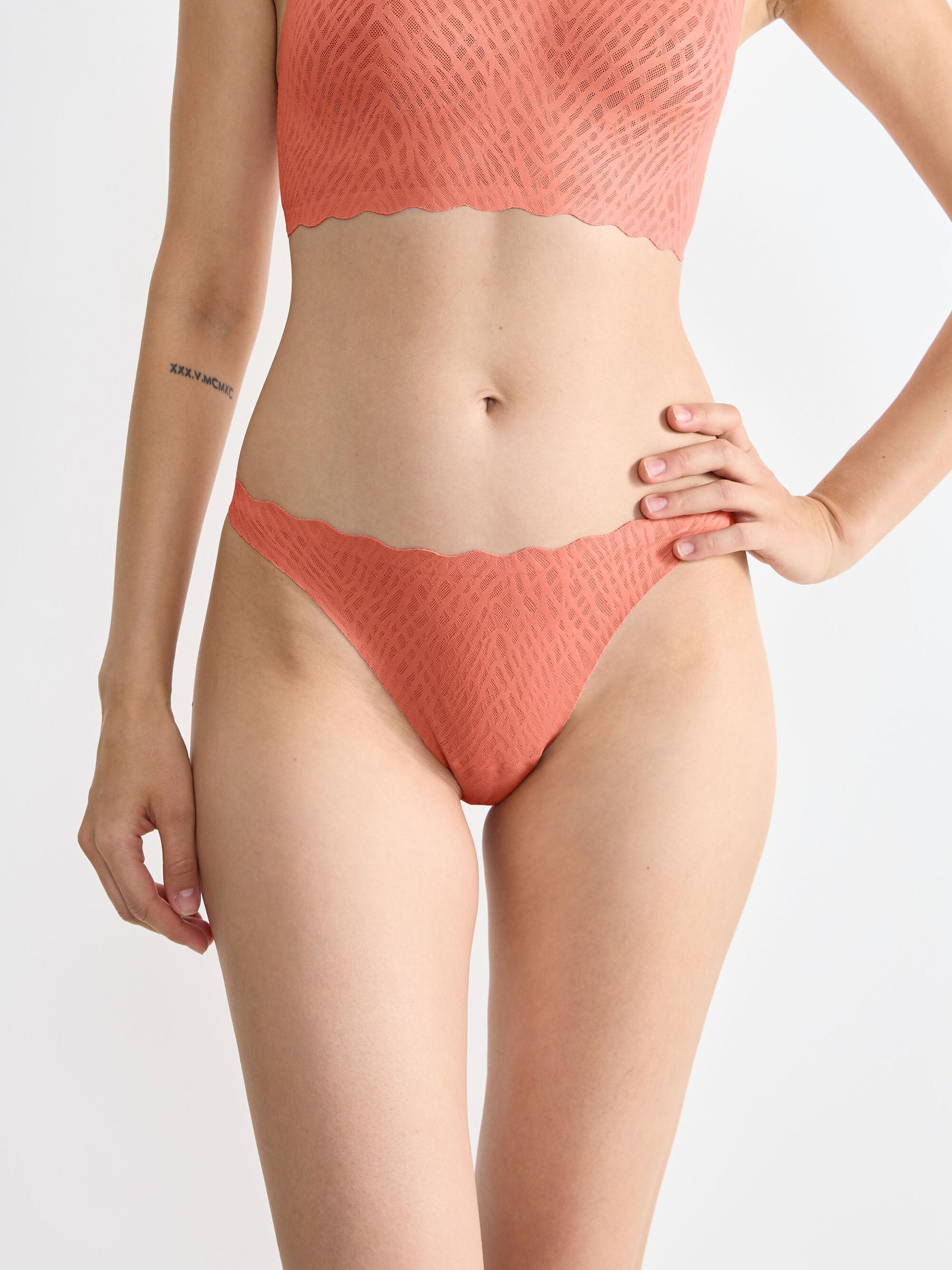 LOVELY APRICOT / L
